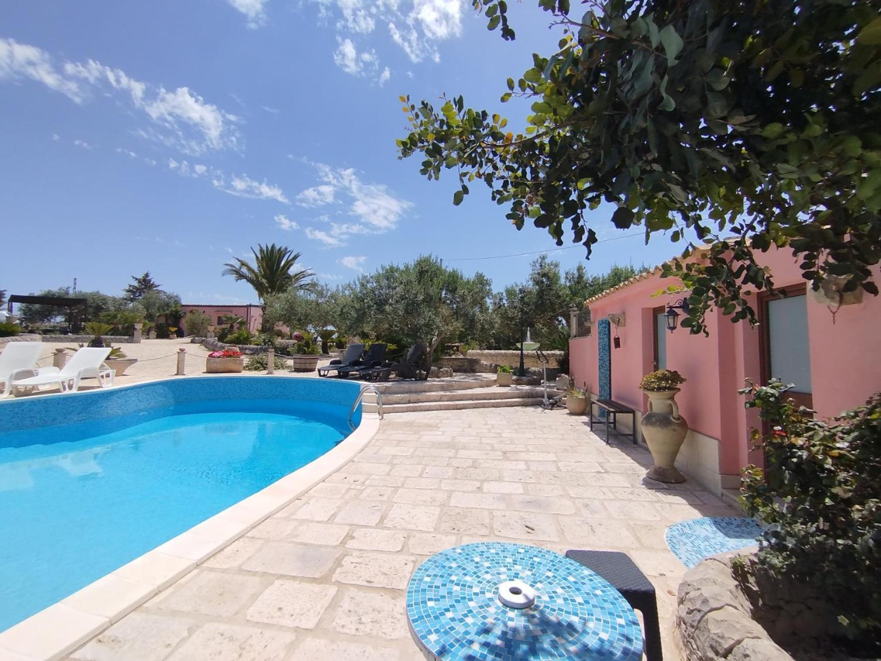 Dependance In Villa Con Piscina Ragusa Exterior foto